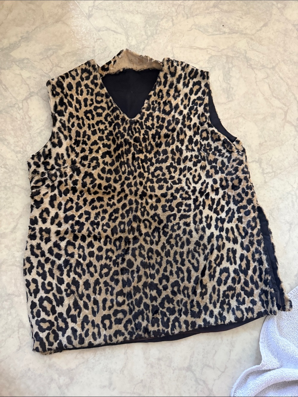 Leopard Print V-Neck Sweater Vest - Women
